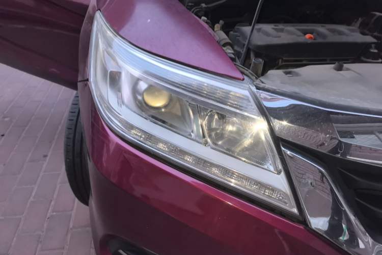 Used Honda Crider 2015 1.8L automatic luxury edition Right Front Headlight