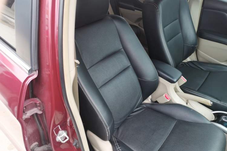 Used Honda Crider 2015 1.8L automatic luxury edition Right Front Seat