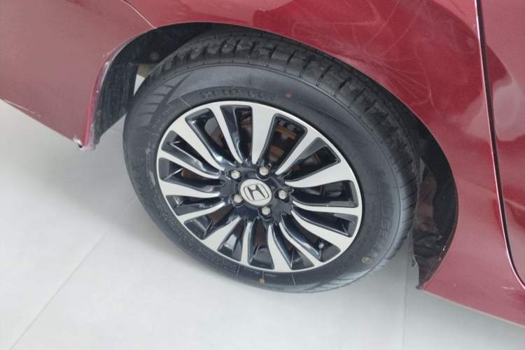 Used Honda Crider 2015 1.8L automatic luxury edition Right Rear Wheel Hub
