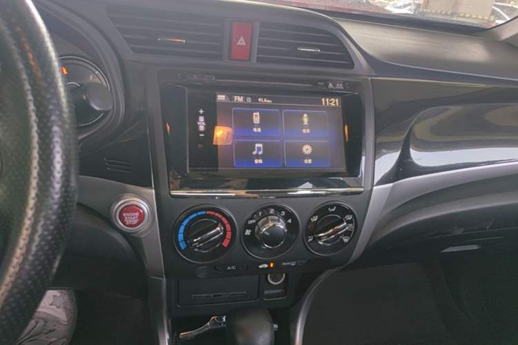 Used Honda Crider 2015 1.8L Automatic Ultra-Configured Limited Edition Audio And AC Panel