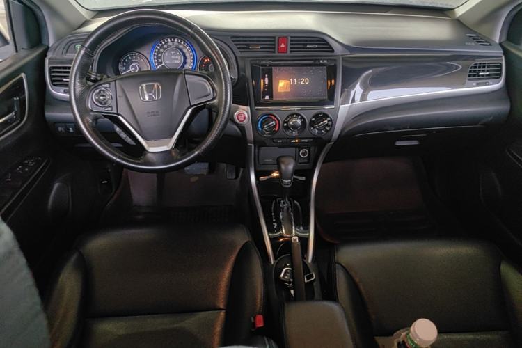Used Honda Crider 2015 1.8L Automatic Ultra-Configured Limited Edition Center Console