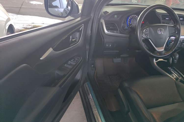 Used Honda Crider 2015 1.8L Automatic Ultra-Configured Limited Edition Driver Seat