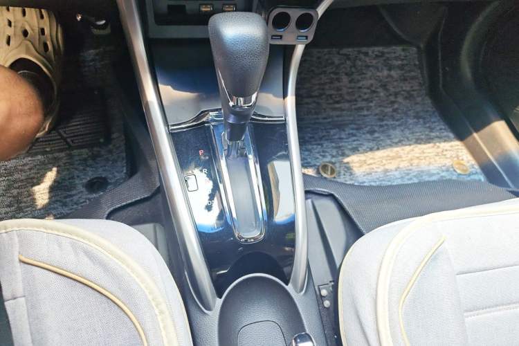 Used Honda Crider 2015 1.8L automatic luxury edition Gear Lever