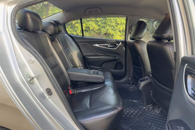 Used Honda Crider 2015 1.8L automatic comfort version Interior 3