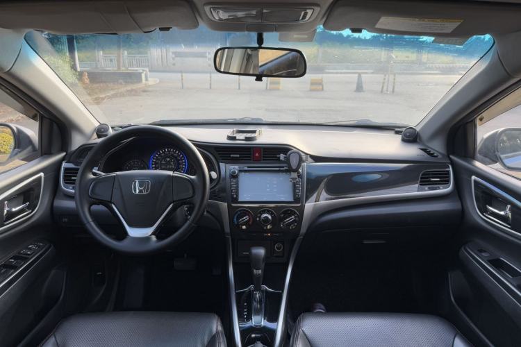 Used Honda Crider 2015 1.8L automatic comfort version Interior 5