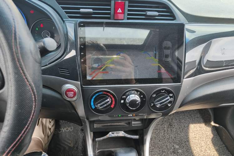 Used Honda Crider 2015 1.8L automatic luxury edition Audio And AC Panel