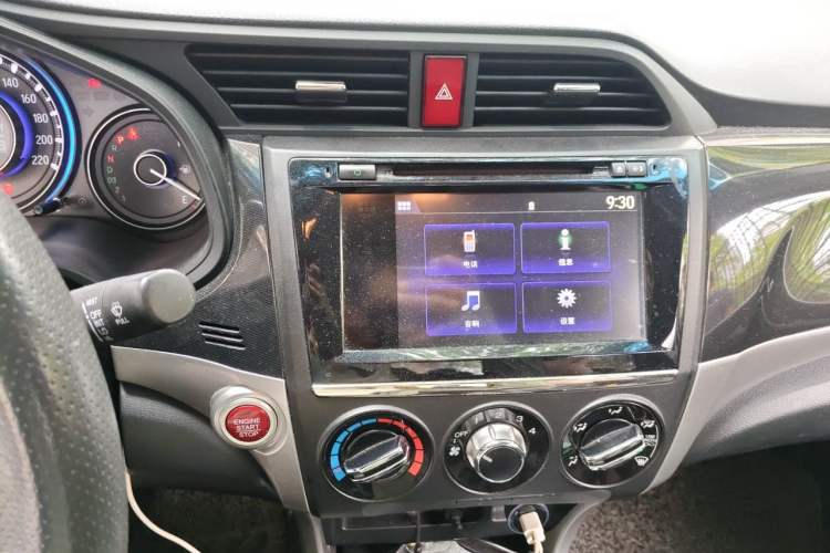 Used Honda Crider 2015 1.8L automatic luxury edition Audio And AC Panel