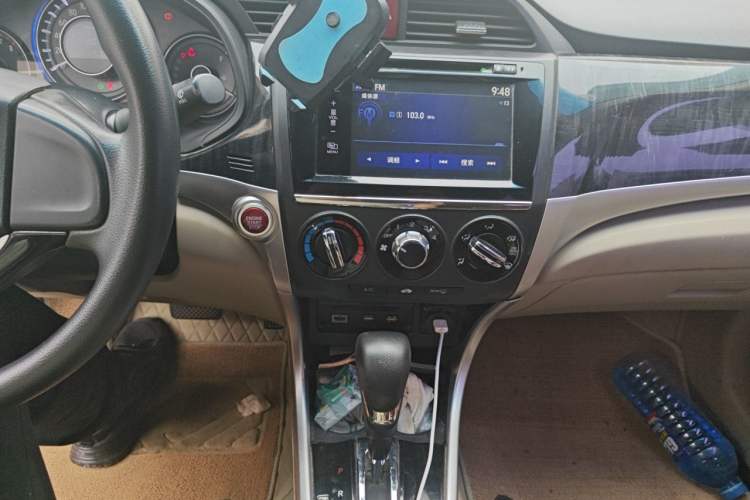 Used Honda Crider 2015 1.8L automatic luxury edition Audio And AC Panel
