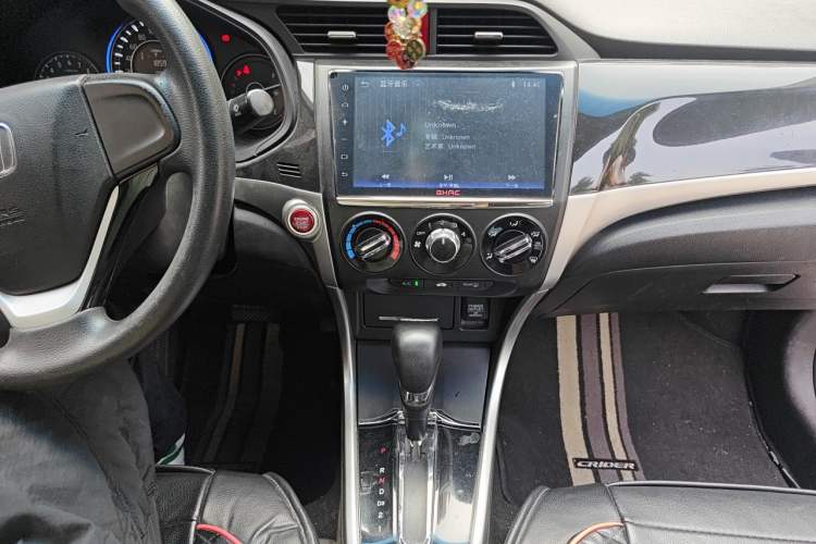 Used Honda Crider 2015 1.8L automatic luxury edition Audio And AC Panel
