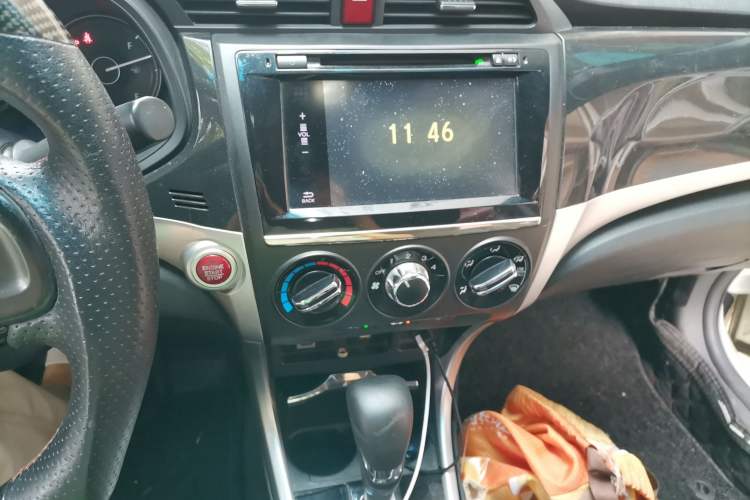 Used Honda Crider 2015 1.8L Automatic Ultra-Configured Limited Edition Audio And AC Panel