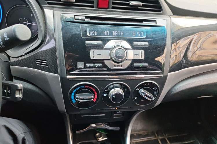 Used Honda Crider 2015 1.8L manual Comfort version Audio And AC Panel