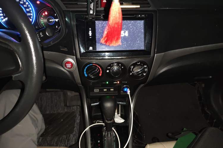 Used Honda Crider 2015 1.8L Automatic Ultra-Configured Limited Edition Audio And AC Panel