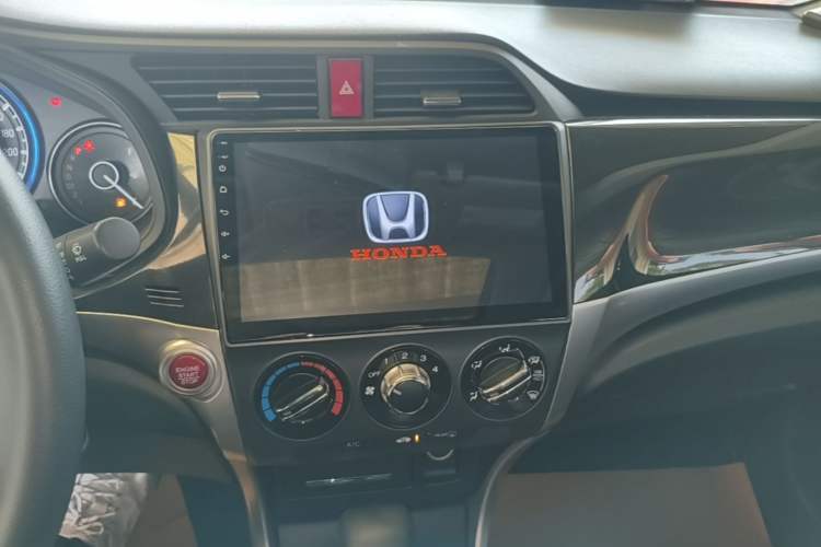 Used Honda Crider 2015 1.8L automatic luxury edition Audio And AC Panel