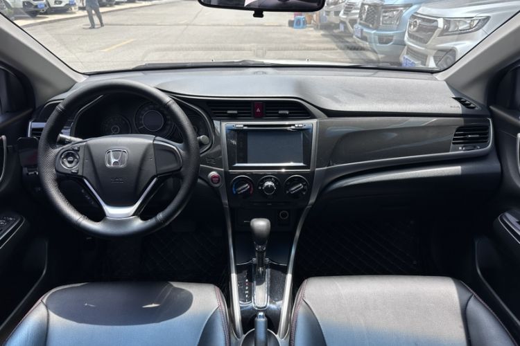 Used Honda Crider 2015 1.8L automatic luxury edition Audio And AC Panel