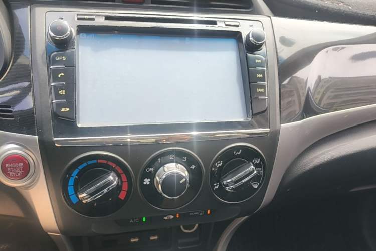 Used Honda Crider 2015 1.8L automatic luxury edition Audio And AC Panel