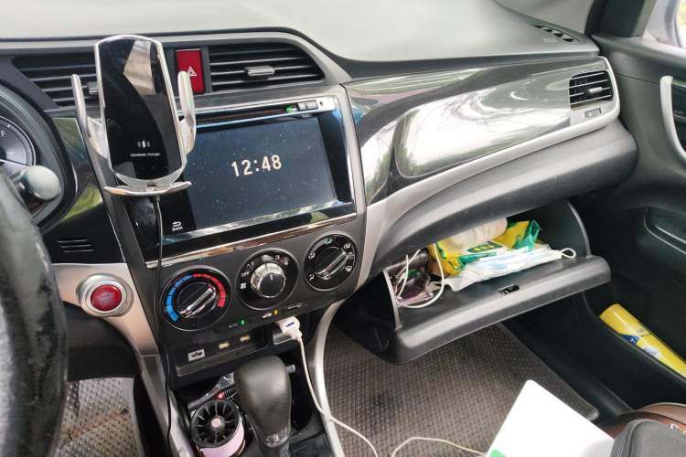 Used Honda Crider 2015 1.8L automatic luxury edition Audio And AC Panel