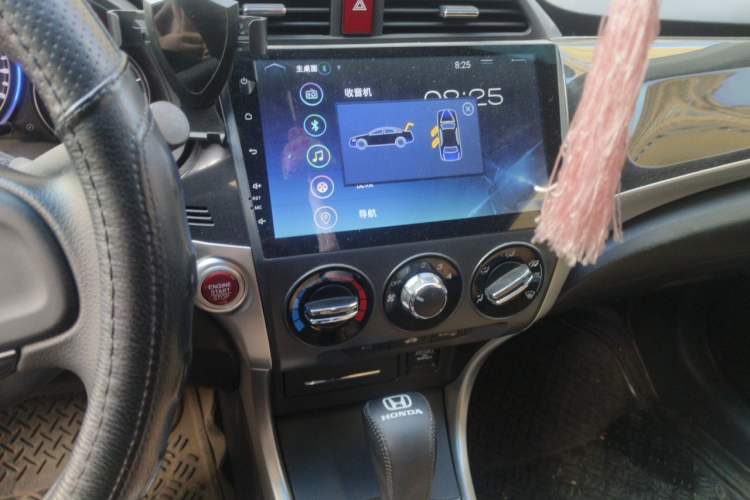 Used Honda Crider 2015 1.8L automatic luxury edition Audio And AC Panel