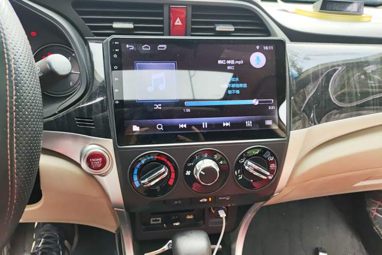 Used Honda Crider 2015 1.8L automatic luxury edition Audio And AC Panel