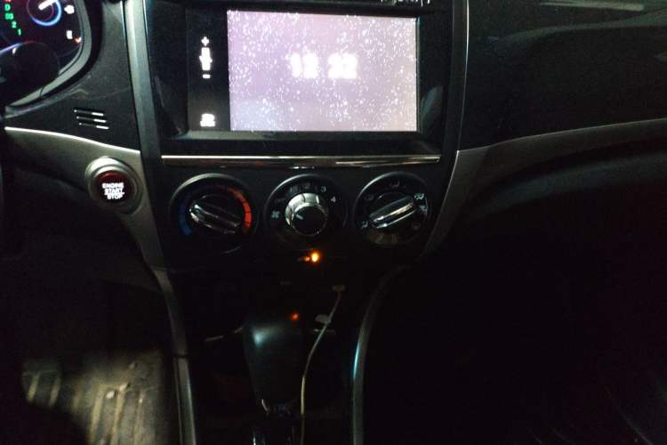 Used Honda Crider 2015 1.8L automatic luxury edition Audio And AC Panel
