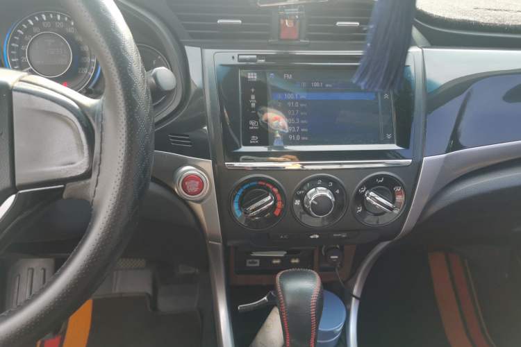 Used Honda Crider 2015 1.8L automatic luxury edition Audio And AC Panel