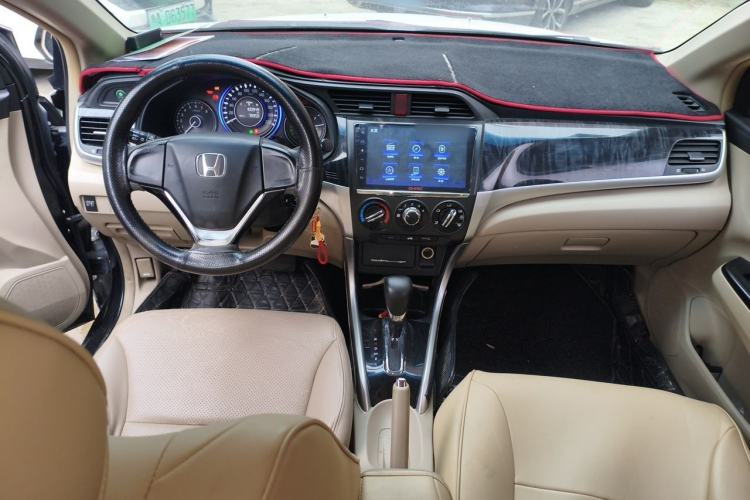Used Honda Crider 2015 1.8L automatic comfort version Center Console