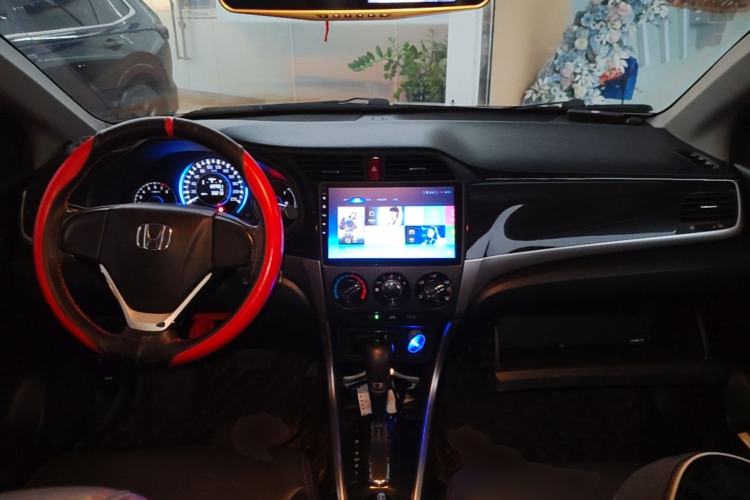 Used Honda Crider 2015 1.8L automatic comfort version Center Console