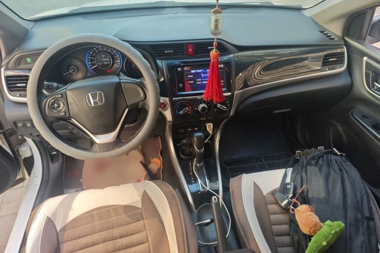 Used Honda Crider 2015 1.8L automatic luxury edition Center Console