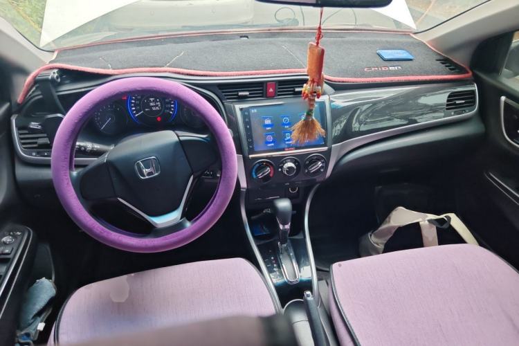 Used Honda Crider 2015 1.8L automatic comfort version Center Console