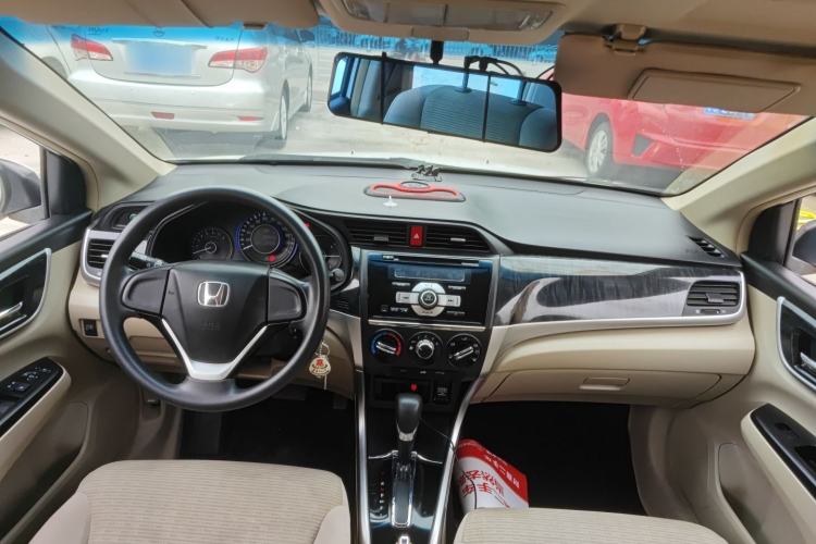 Used Honda Crider 2015 1.8L automatic comfort version Center Console