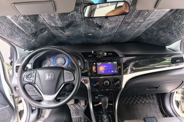 Used Honda Crider 2015 1.8L automatic luxury edition Center Console