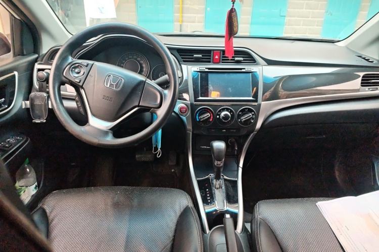 Used Honda Crider 2015 1.8L automatic luxury edition Center Console