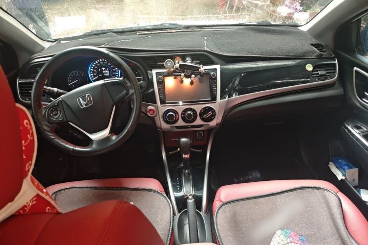 Used Honda Crider 2015 1.8L automatic luxury edition Center Console