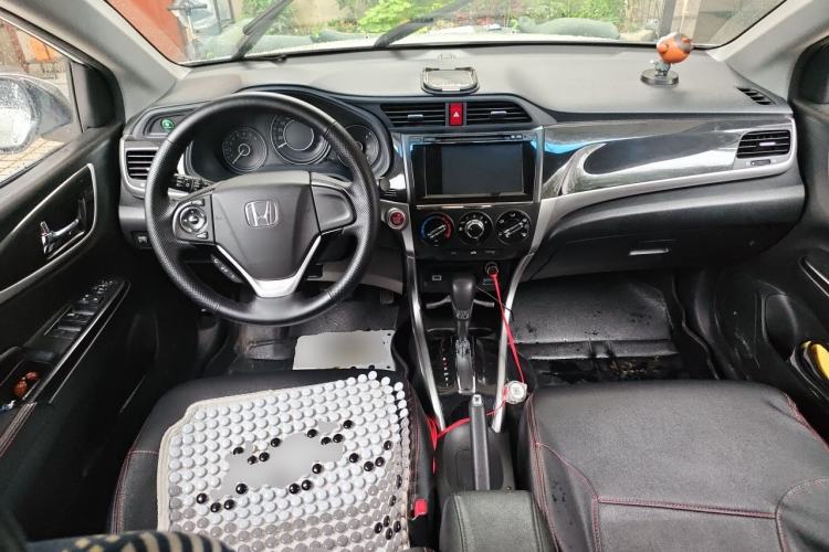 Used Honda Crider 2015 1.8L Automatic Ultra-Configured Limited Edition Center Console