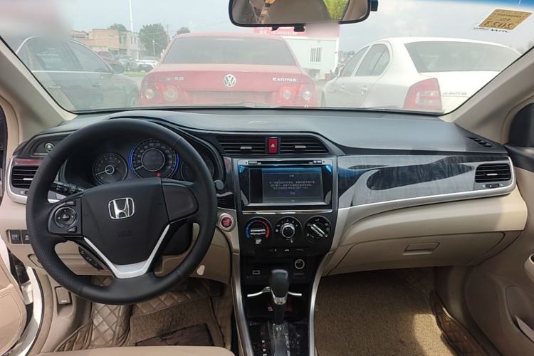 Used Honda Crider 2015 1.8L automatic luxury edition Center Console