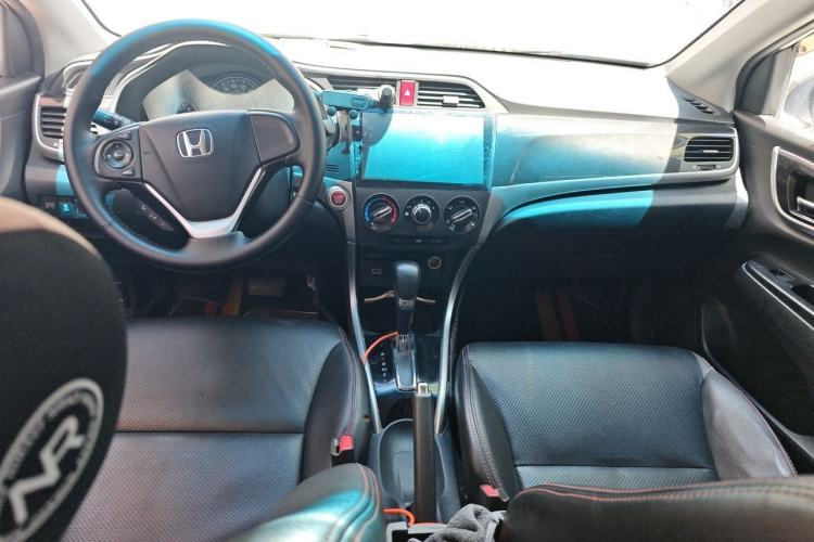 Used Honda Crider 2015 1.8L automatic luxury edition Center Console