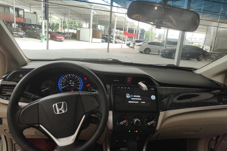 Used Honda Crider 2015 1.8L automatic comfort version Center Console
