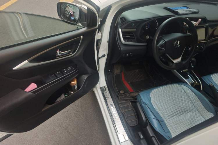 Used Honda Crider 2015 1.8L automatic luxury edition Driver Seat