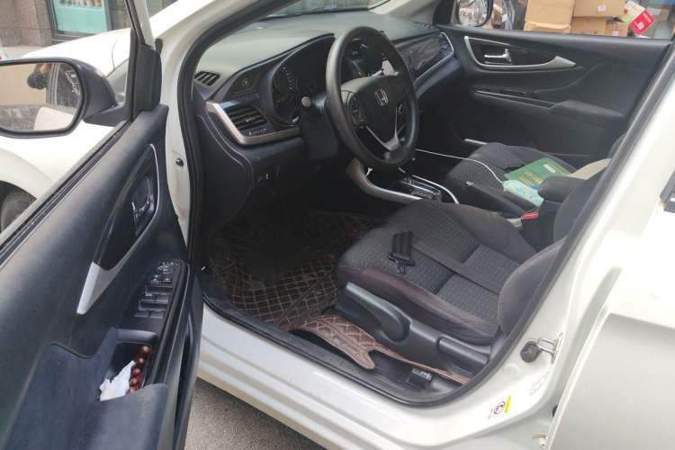 Used Honda Crider 2015 1.8L automatic luxury edition Driver Seat