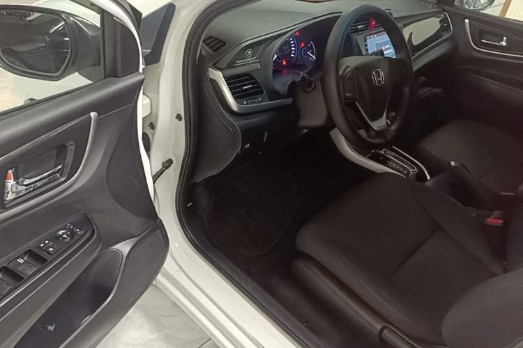 Used Honda Crider 2015 1.8L automatic comfort version Driver Seat