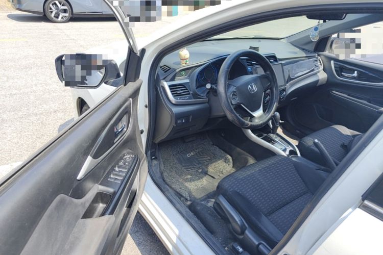Used Honda Crider 2015 1.8L automatic luxury edition Driver Seat