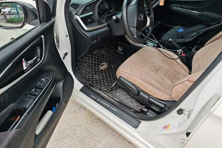 Used Honda Crider 2015 1.8L automatic luxury edition Driver Seat