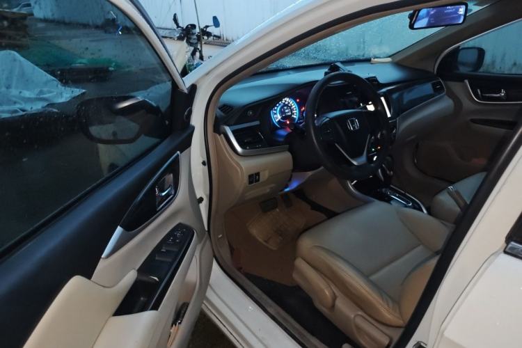 Used Honda Crider 2015 1.8L automatic luxury edition Driver Seat