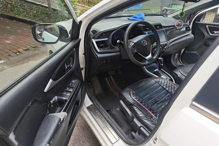 Used Honda Crider 2015 1.8L automatic luxury edition Driver Seat