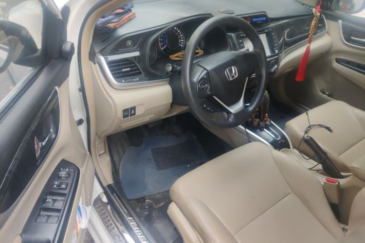 Used Honda Crider 2015 1.8L automatic luxury edition Driver Seat