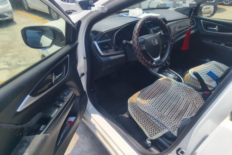Used Honda Crider 2015 1.8L automatic luxury edition Driver Seat