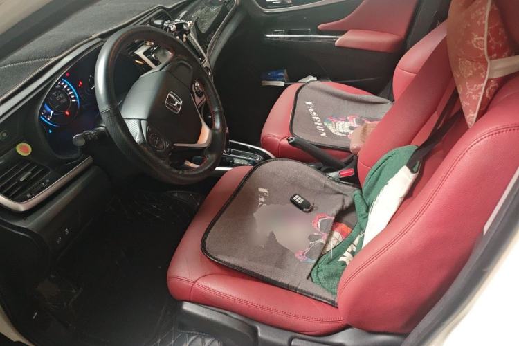 Used Honda Crider 2015 1.8L automatic luxury edition Driver Seat