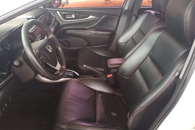 Used Honda Crider 2015 1.8L Automatic Ultra-Configured Limited Edition Driver Seat