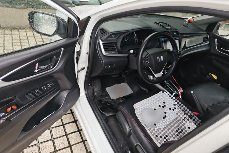 Used Honda Crider 2015 1.8L Automatic Ultra-Configured Limited Edition Driver Seat