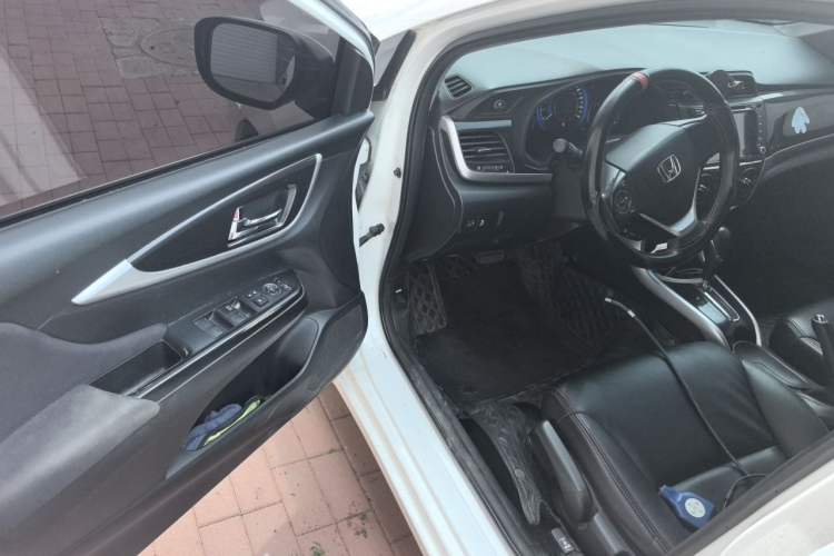 Used Honda Crider 2015 1.8L automatic luxury edition Driver Seat