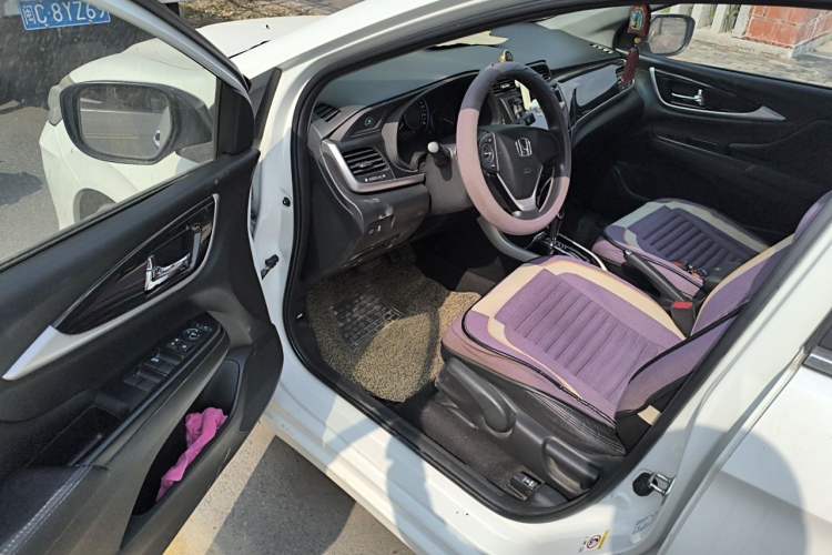 Used Honda Crider 2015 1.8L automatic luxury edition Driver Seat